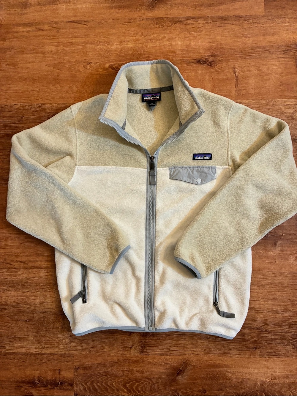 Patagonia Synchilla Womens Small Full Zip Snap Chest Pocket Logo Cream Tan Gray